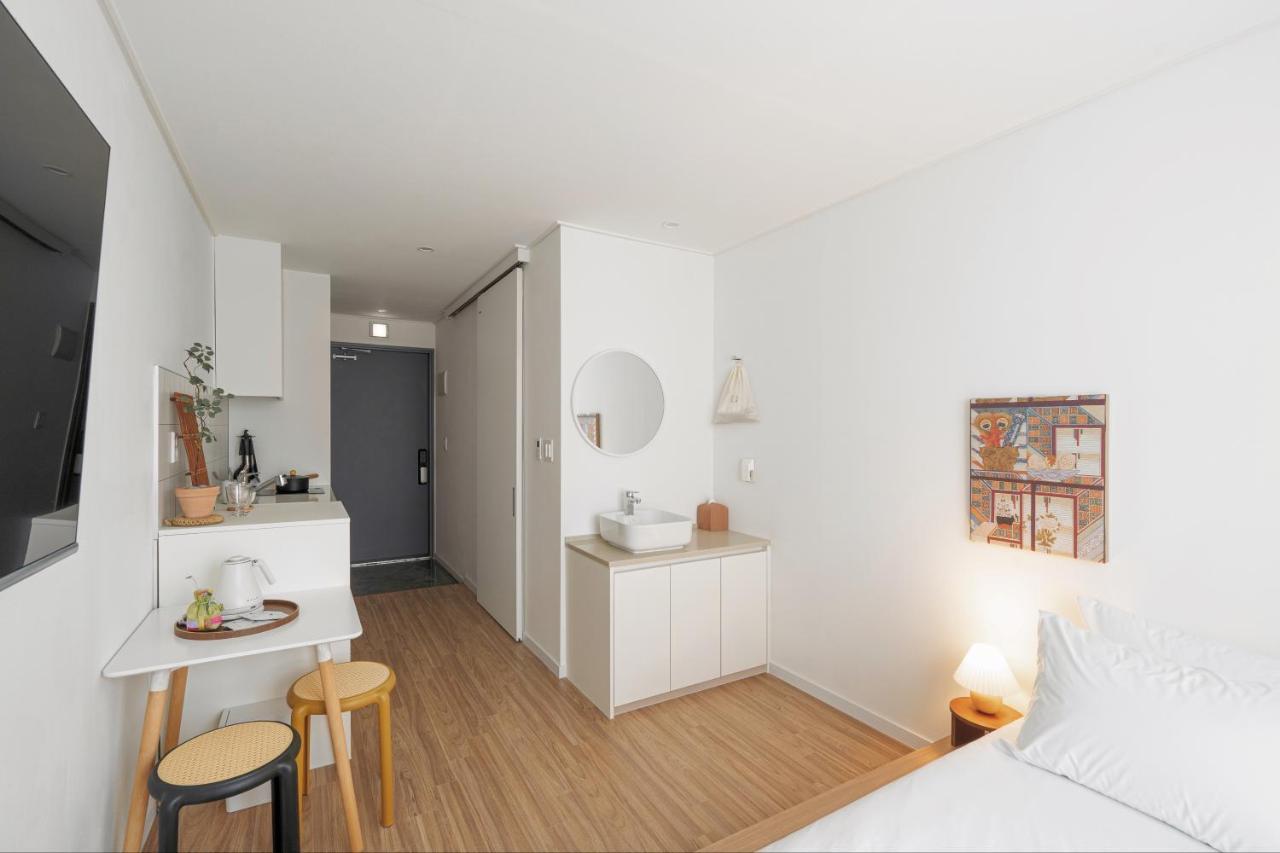 Urbanstay Boutique Ikseon Сеул Экстерьер фото