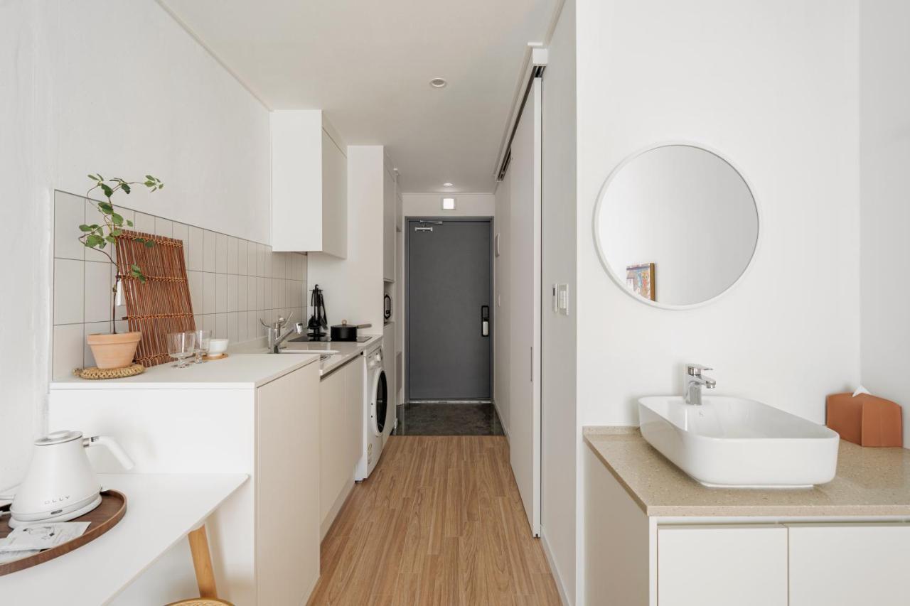 Urbanstay Boutique Ikseon Сеул Экстерьер фото