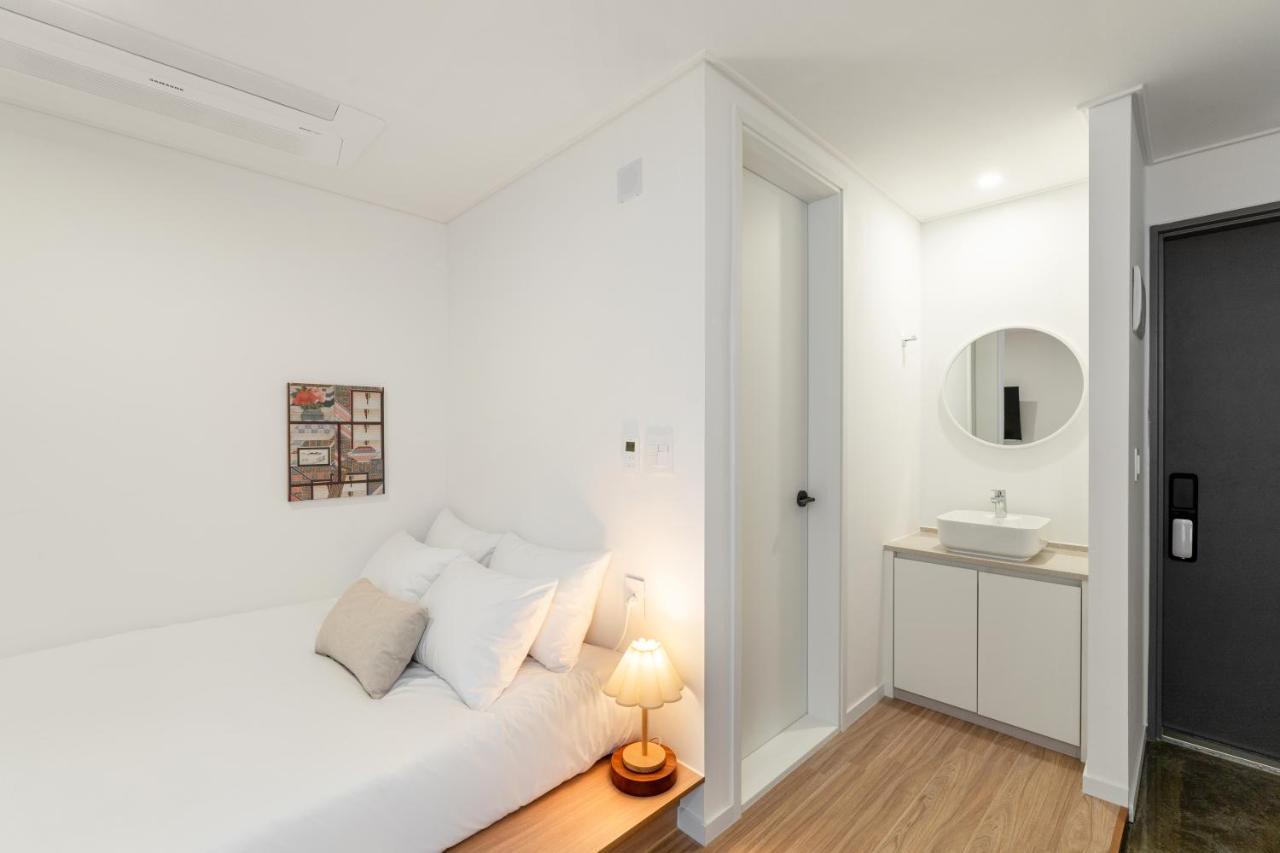 Urbanstay Boutique Ikseon Сеул Экстерьер фото