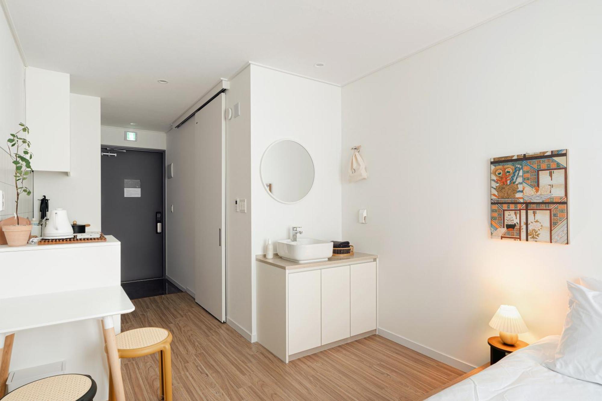 Urbanstay Boutique Ikseon Сеул Номер фото